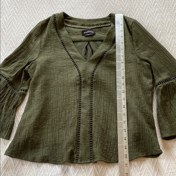 bebe Women's Boho Bell Sleeve Top Earthy Green 3/4 Length Sleeve Top Designer - Picture 4 of 11